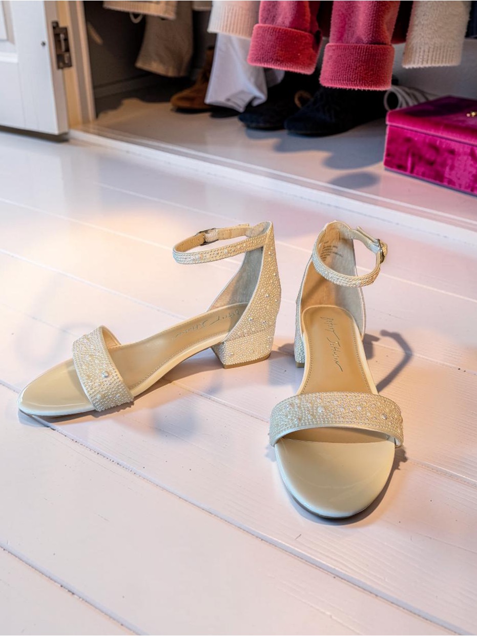 Betsey Johnson Nwt Sz Girls 3 Cream Embellished Ankle-Strap Block Heels (Sh370)